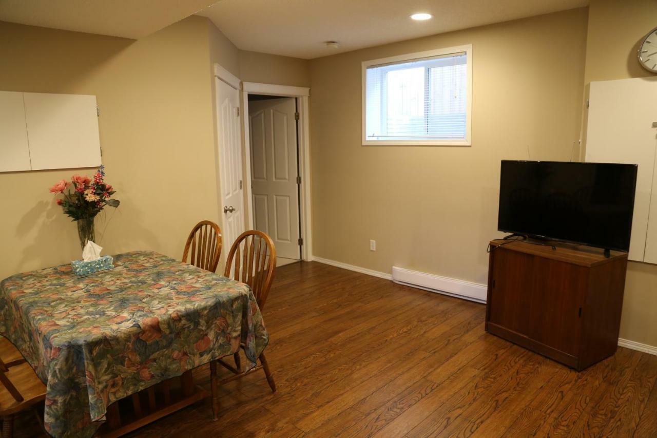 Ming'S Homestay YYC Exterior foto